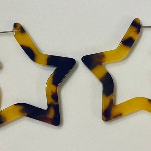 Star Tortoise Shell Acrylic Hoop Style Earrings - Picture 3 of 3